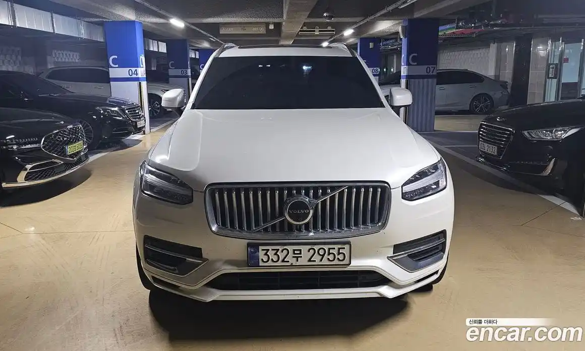 Volvo XC90 2023 2.0 автомат (гидро), фото 8