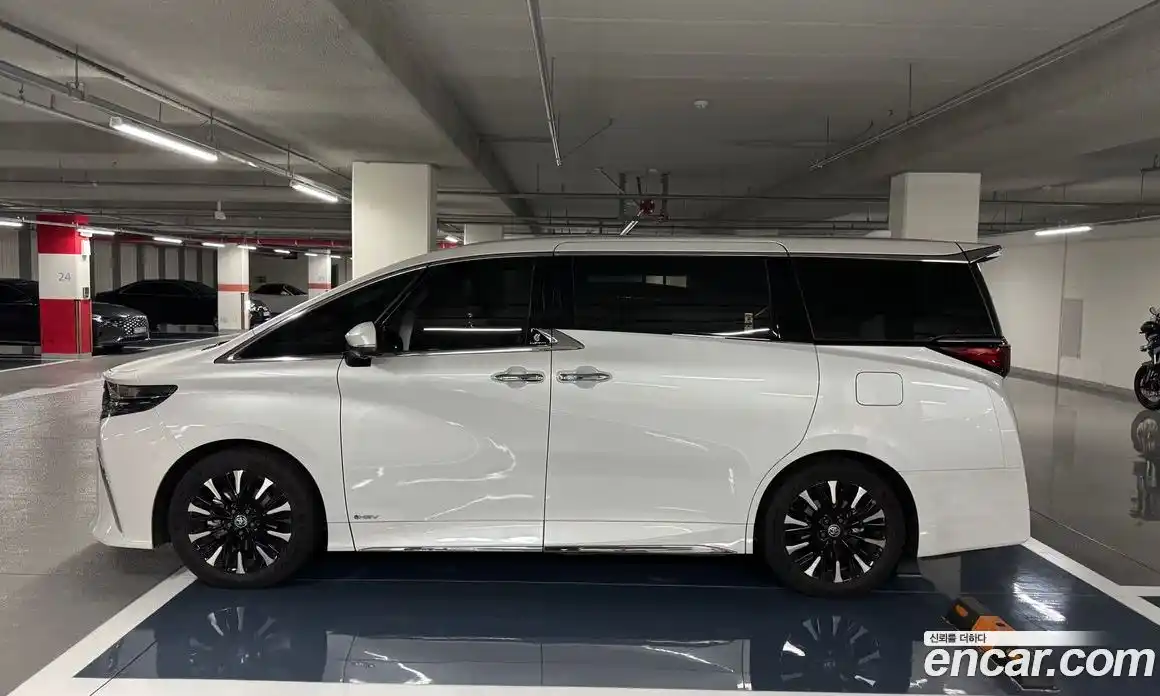 Toyota Alphard 2025 2.5 вариатор, фото 4