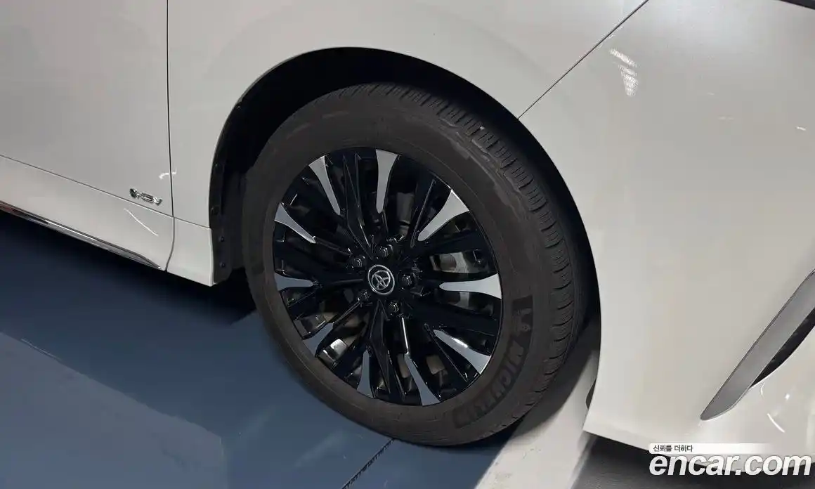 Toyota Alphard 2025 2.5 вариатор, фото 5