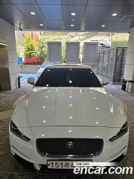 Jaguar XE 2016 2.0 гидро, фото 1