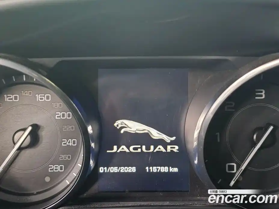 Jaguar XE 2016 2.0 гидро, фото 14