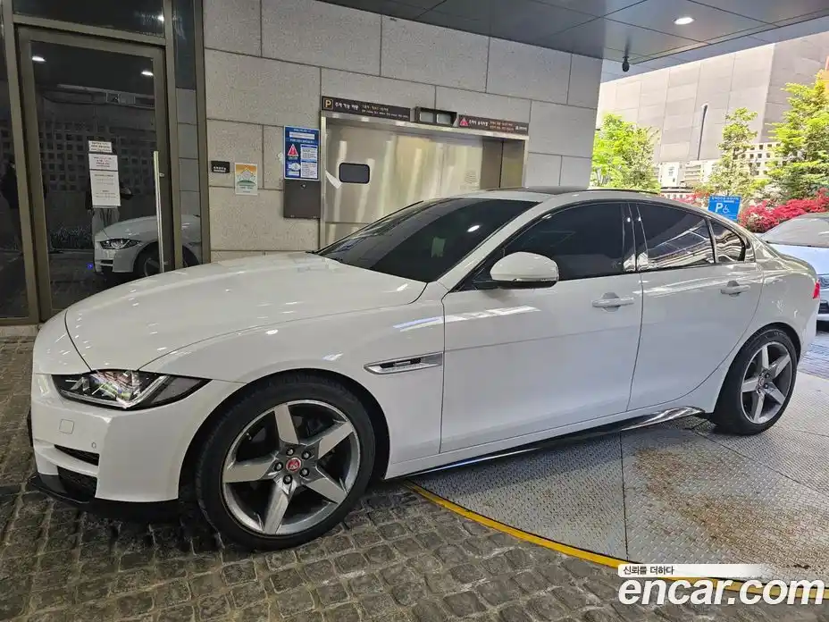 Jaguar XE 2016 2.0 гидро, фото 2