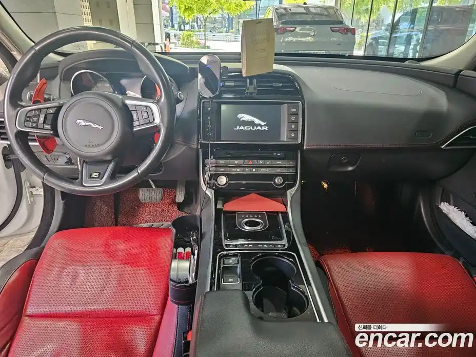 Jaguar XE 2016 2.0 гидро, фото 8