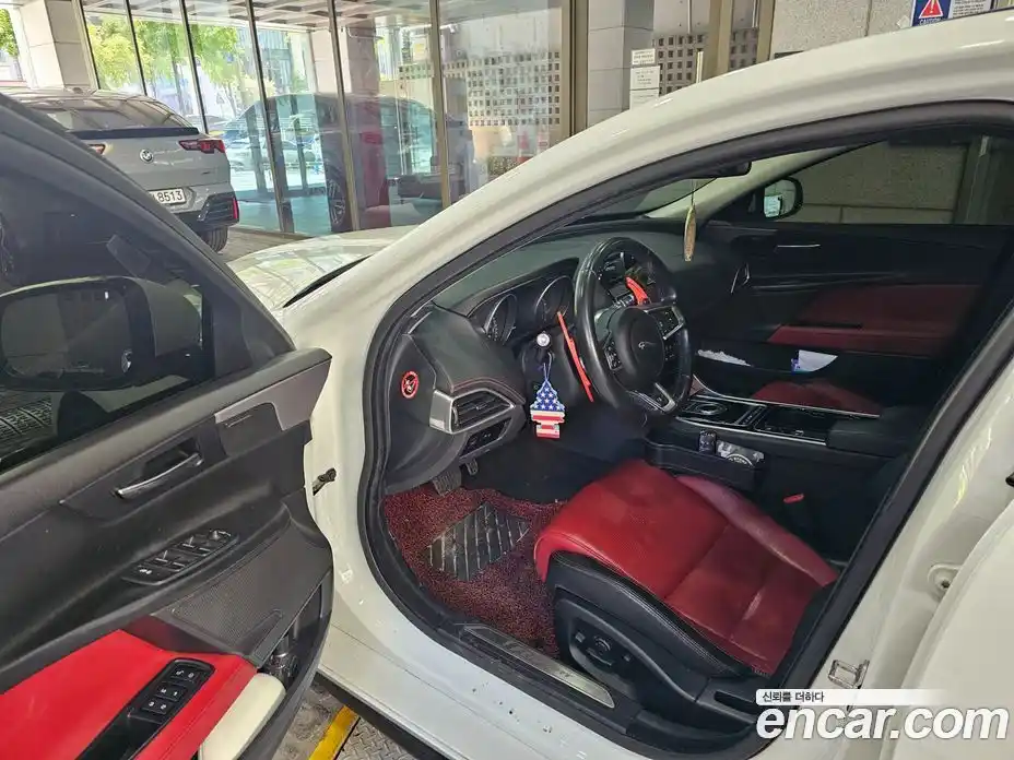 Jaguar XE 2016 2.0 гидро, фото 9