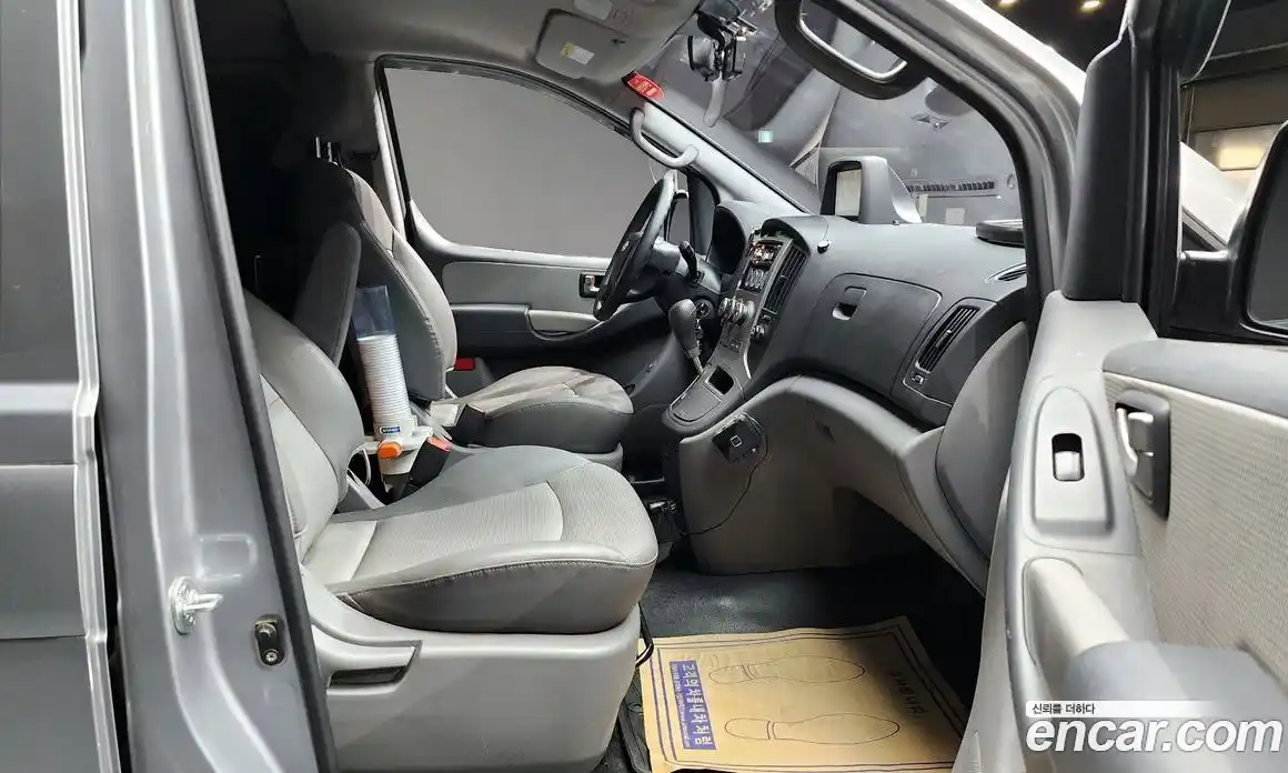 Hyundai Starex 2010 2.5 автомат (гидро), фото 10