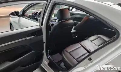 Hyundai Avante 2016 1.6 автомат (гидро), миниатюра 11