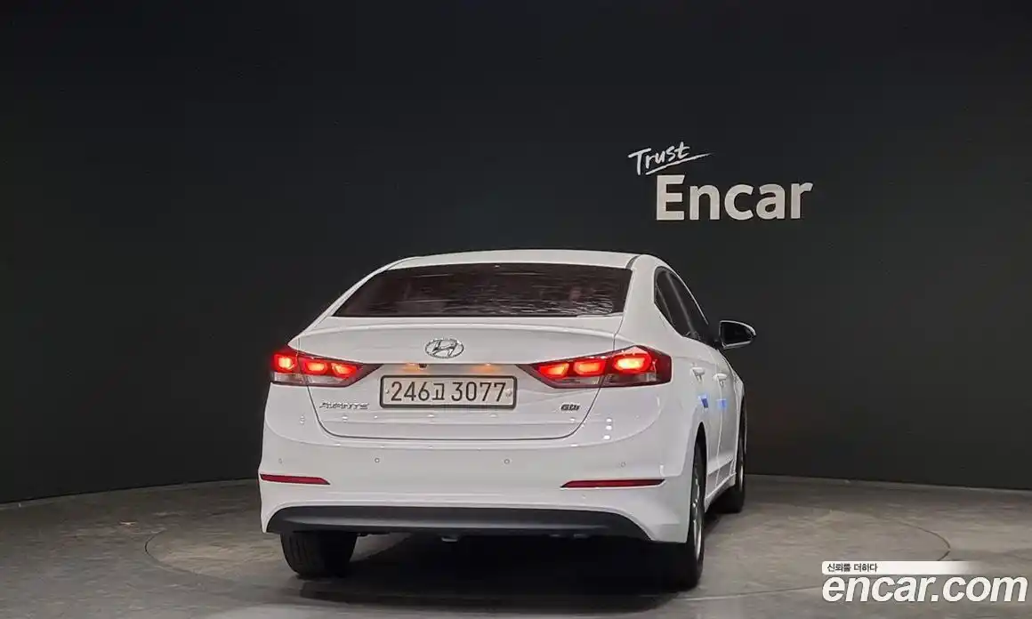 Hyundai Avante 2016 1.6 автомат (гидро), фото 4