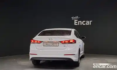 Hyundai Avante 2016 1.6 автомат (гидро), миниатюра 4