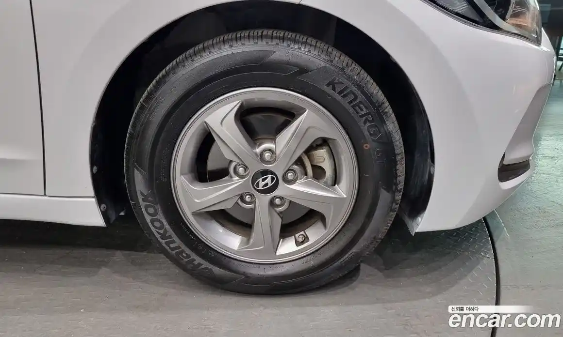 Hyundai Avante 2016 1.6 автомат (гидро), фото 5