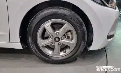 Hyundai Avante 2016 1.6 автомат (гидро), миниатюра 5