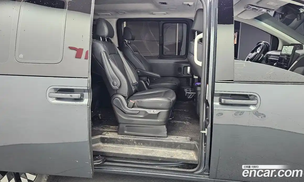 Hyundai Staria 2024 2.2 автомат (гидро), фото 12