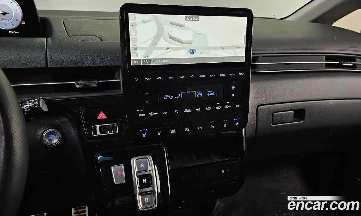 Hyundai Staria 2024 2.2 автомат (гидро), фото 14