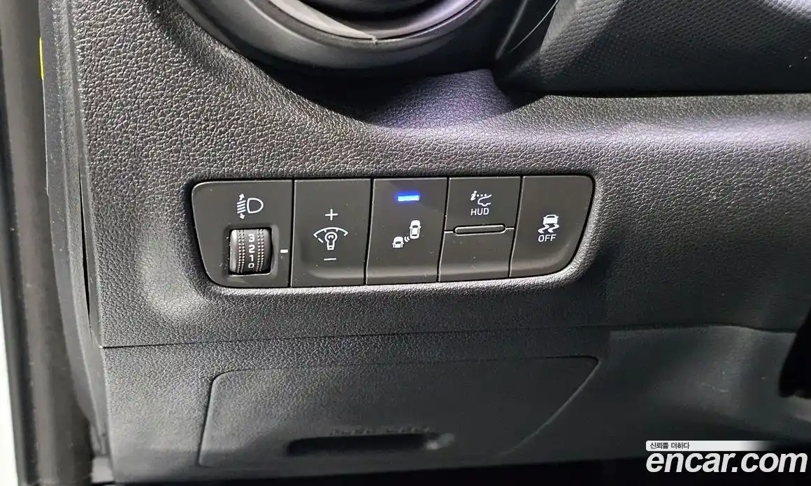 Hyundai Kona 2019 1.6 автомат (гидро), фото 14