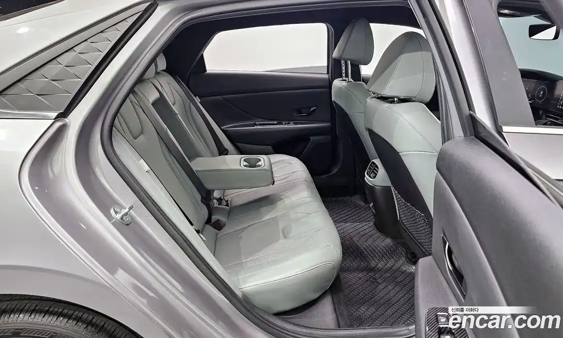 Hyundai Avante 2023 1.6 автомат (гидро), фото 11