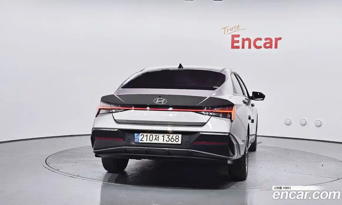 Hyundai Avante 2023 1.6 автомат (гидро), фото 4