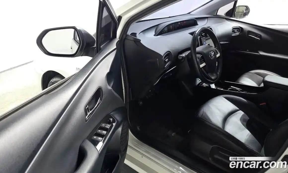 Toyota Prius 2017 1.8 гидро, фото 11