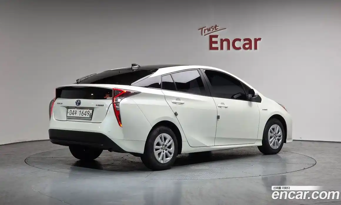 Toyota Prius 2017 1.8 гидро, фото 2