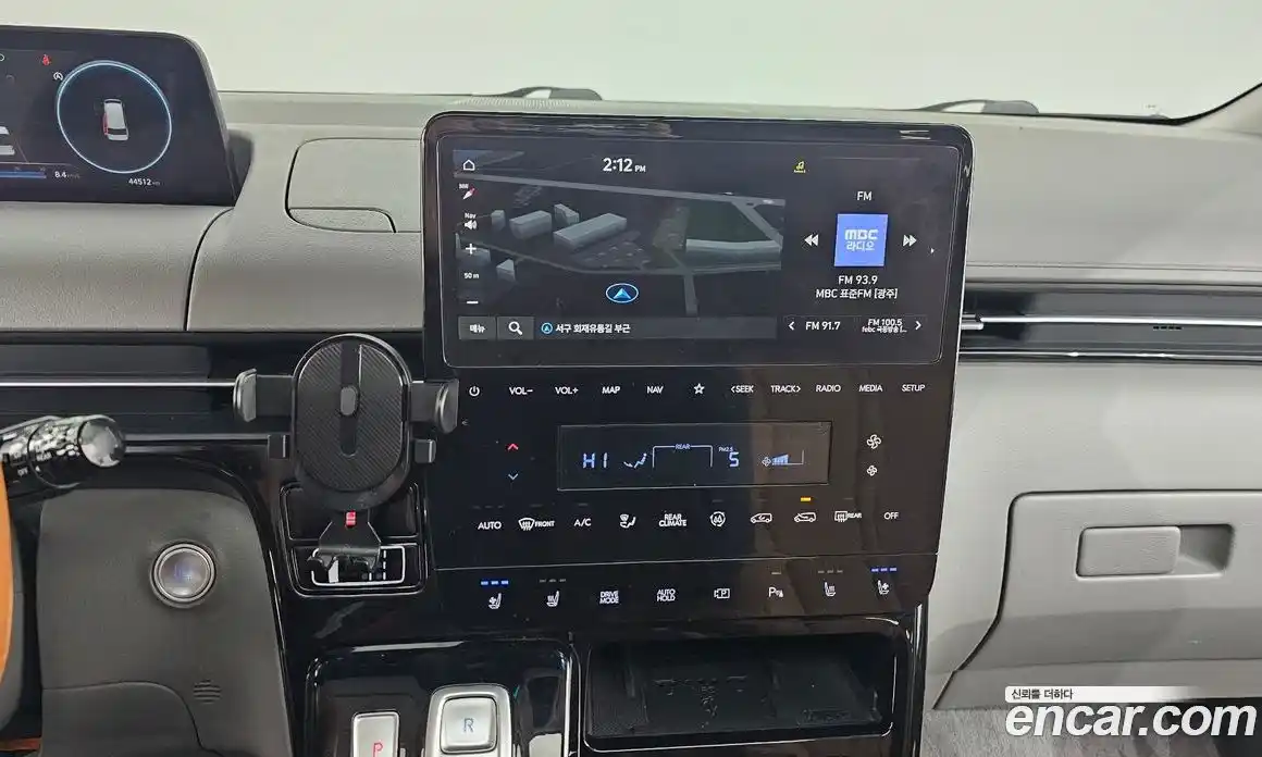 Hyundai Staria 2023 2.2 автомат (гидро), фото 14