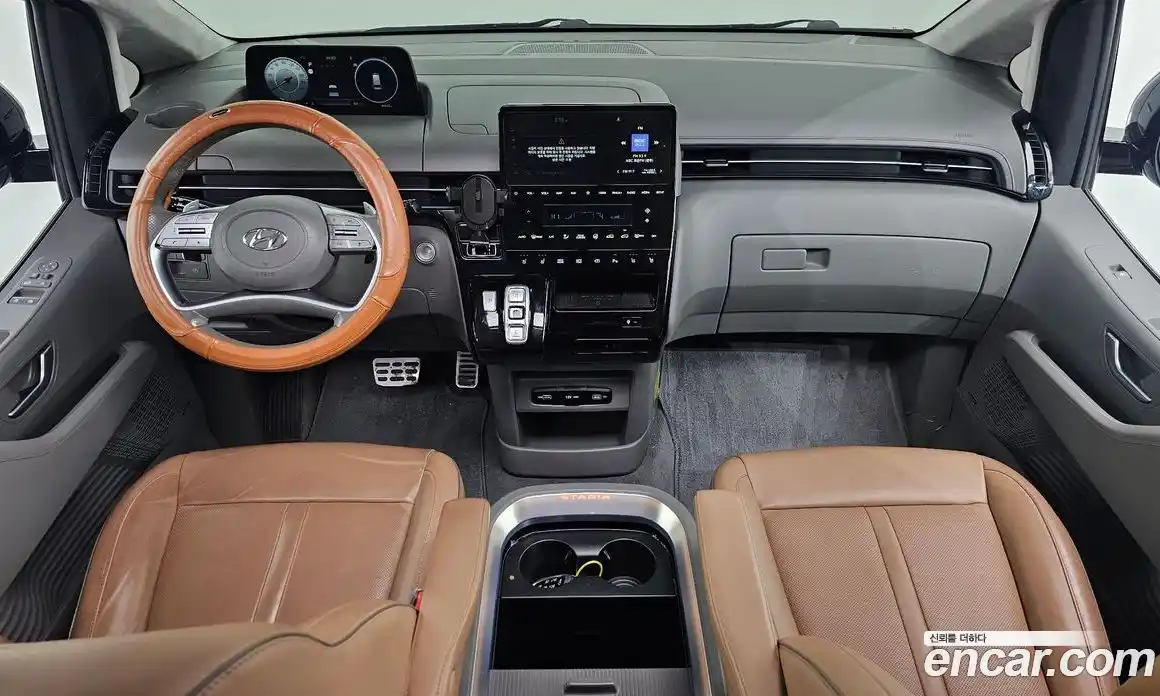 Hyundai Staria 2023 2.2 автомат (гидро), фото 7