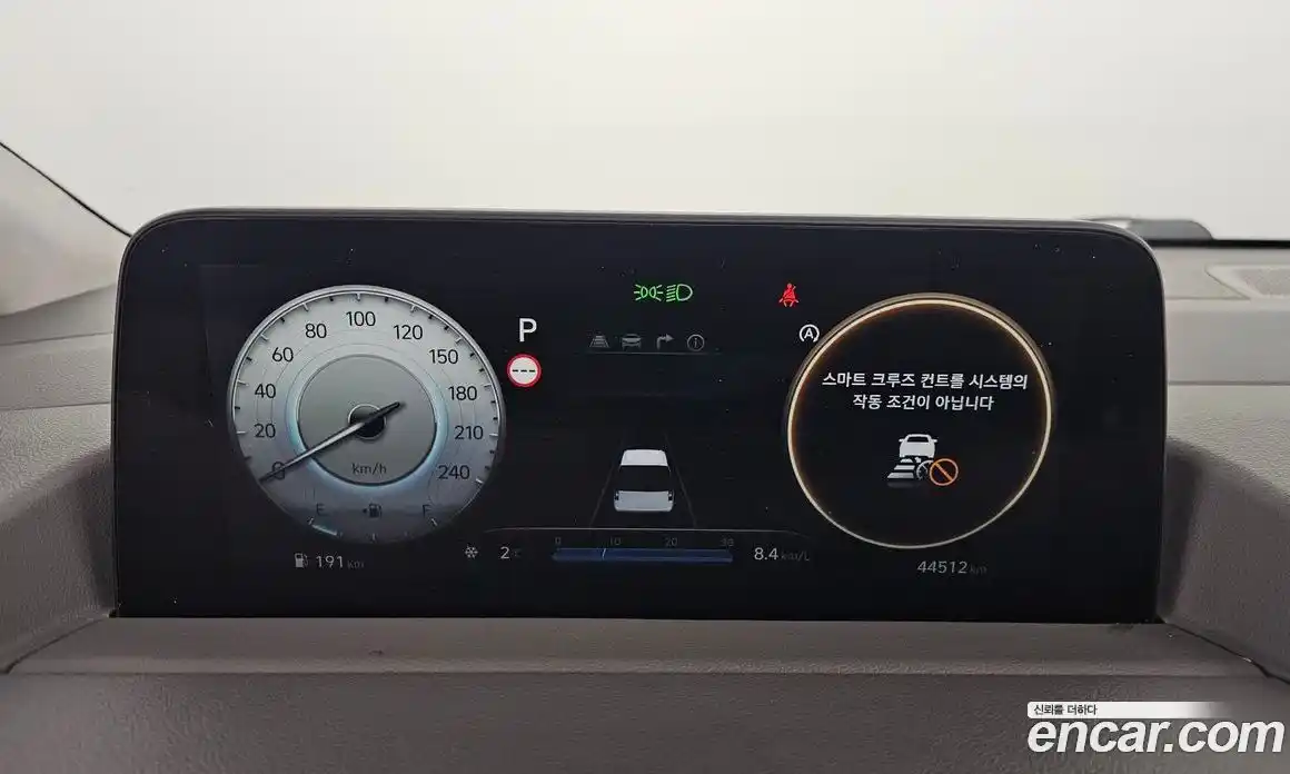 Hyundai Staria 2023 2.2 автомат (гидро), фото 8