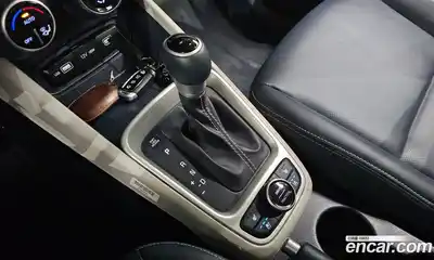 Hyundai Venue 2022 1.6 автомат (гидро), миниатюра 9