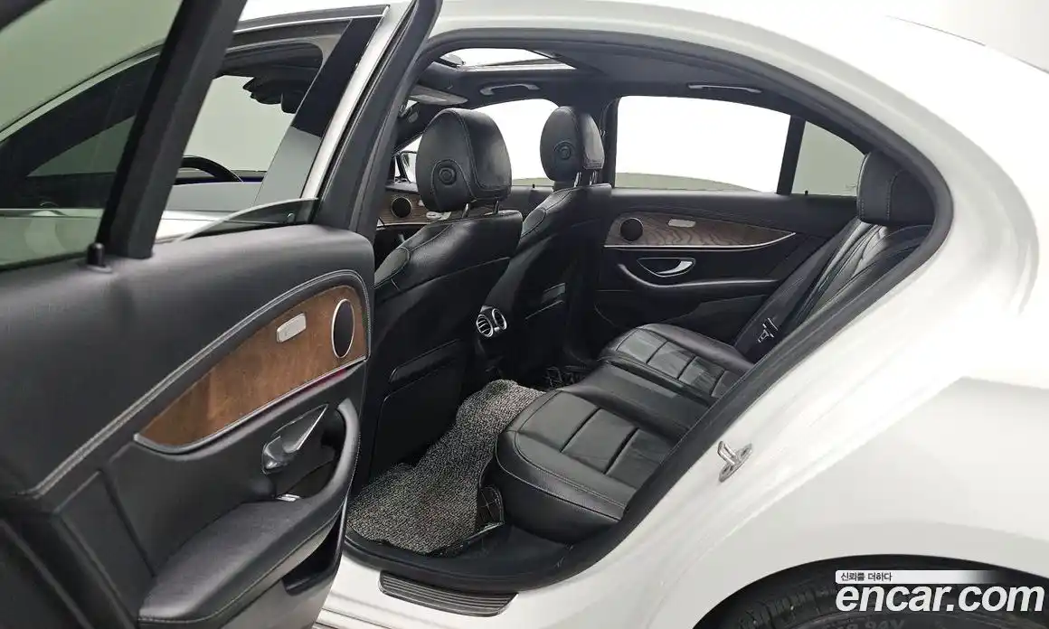 Mercedes-Benz E-Class 2021 2.0 автомат (гидро), фото 19