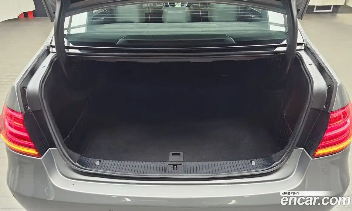Mercedes-Benz E-Class 2013 3.5 гидро, фото 20 Mercedes-Benz E-Class 2013 3.5 гидро, фото 20