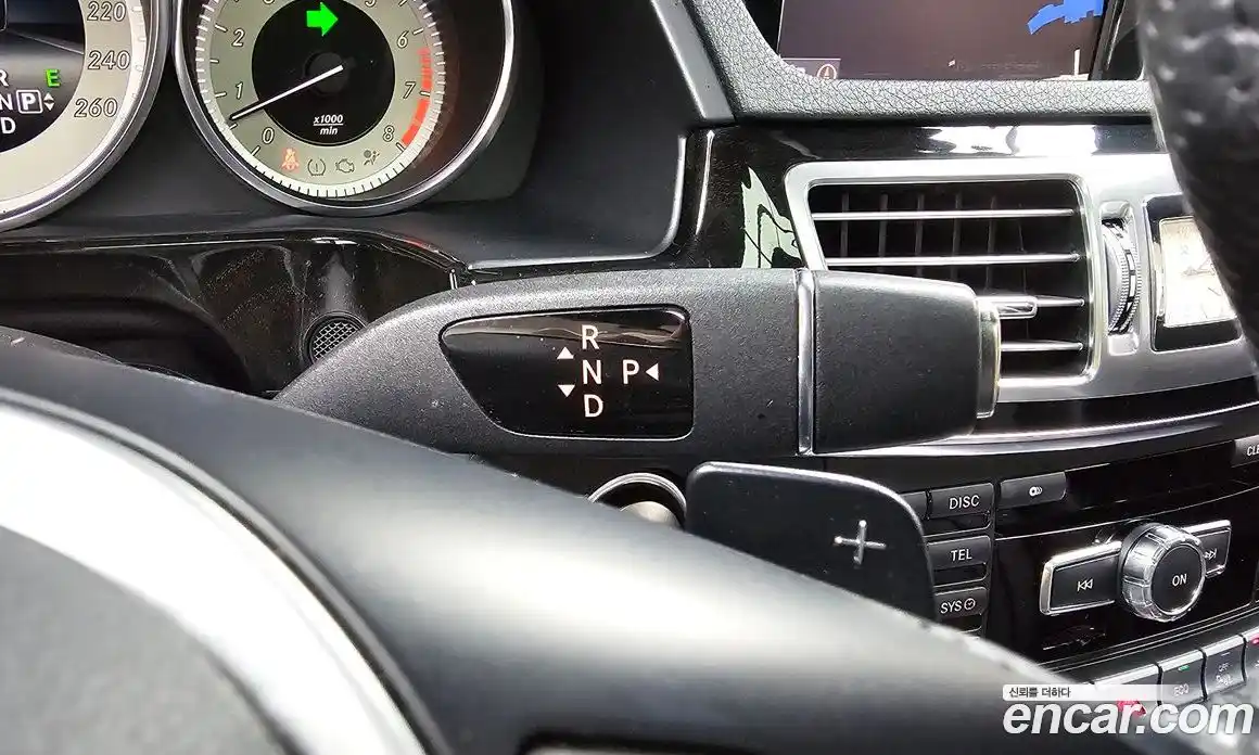 Mercedes-Benz E-Class 2013 3.5 гидро, фото 9 Mercedes-Benz E-Class 2013 3.5 гидро, фото 9