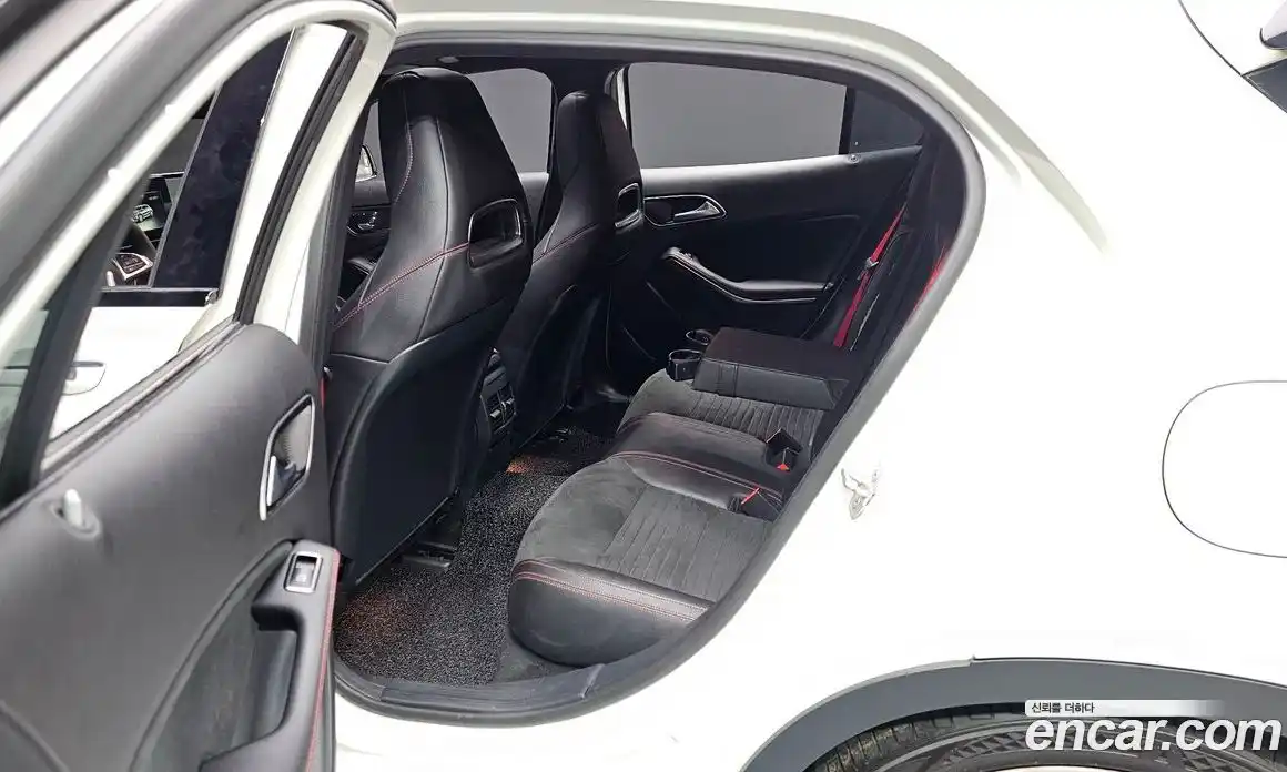 Mercedes-Benz GLA-Class 2018 2.0 гидро, фото 12 Mercedes-Benz GLA-Class 2018 2.0 гидро, фото 12