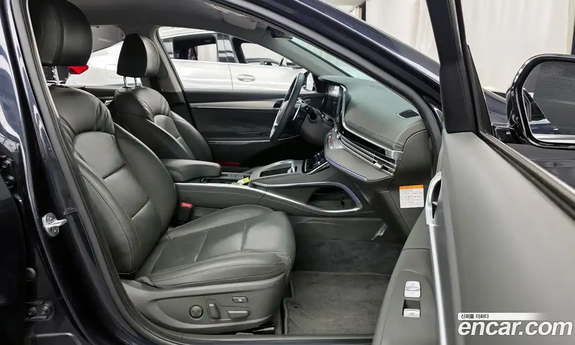 Hyundai Grandeur 2021 2.4 автомат (гидро), фото 17