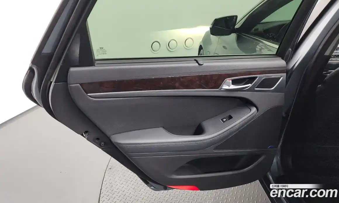 Hyundai Genesis 2015 3.3 автомат (гидро), фото 15
