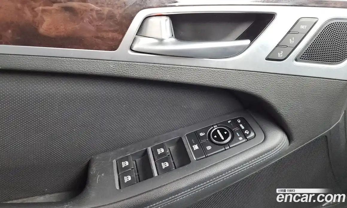 Hyundai Genesis 2015 3.3 автомат (гидро), фото 34