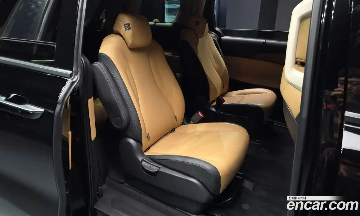 Kia Carnival 2022 2.2 автомат (гидро), фото 17