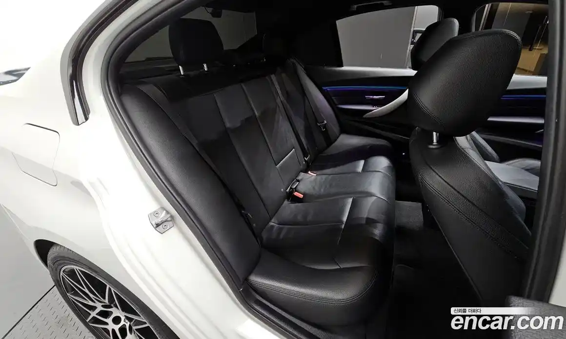BMW 3 серия 2017 2.0 автомат (гидро), фото 16