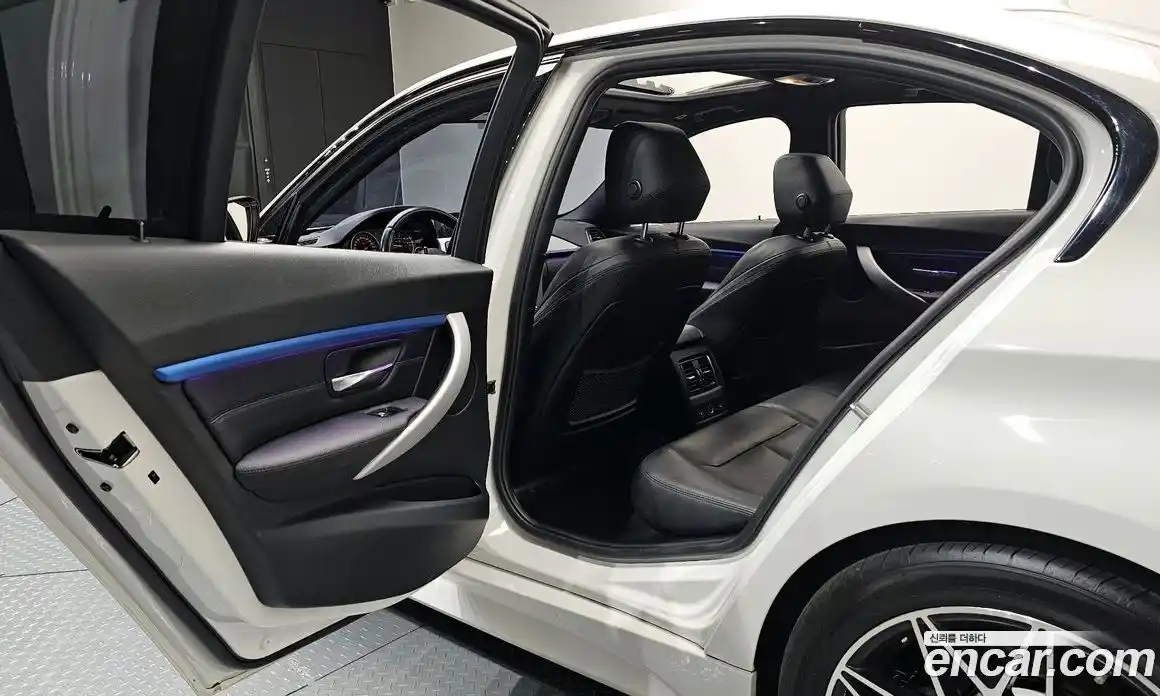 BMW 3 серия 2017 2.0 автомат (гидро), фото 18