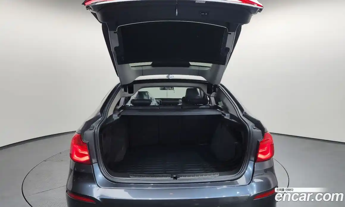 BMW 3 серия 2018 2.0 автомат (гидро), фото 20