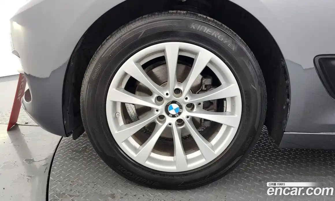 BMW 3 серия 2018 2.0 автомат (гидро), фото 5