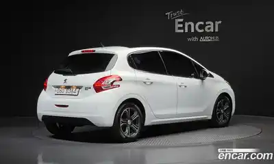 Peugeot 208 2015 1.6 автомат (гидро), миниатюра 2 Peugeot 208 2015 1.6 автомат (гидро), миниатюра 2