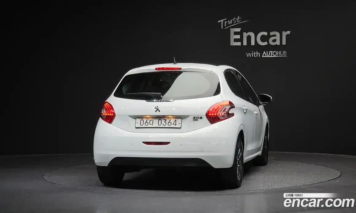Peugeot 208 2015 1.6 автомат (гидро), фото 4 Peugeot 208 2015 1.6 автомат (гидро), фото 4
