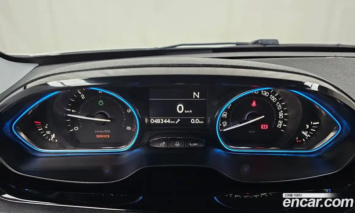 Peugeot 208 2015 1.6 автомат (гидро), фото 8 Peugeot 208 2015 1.6 автомат (гидро), фото 8