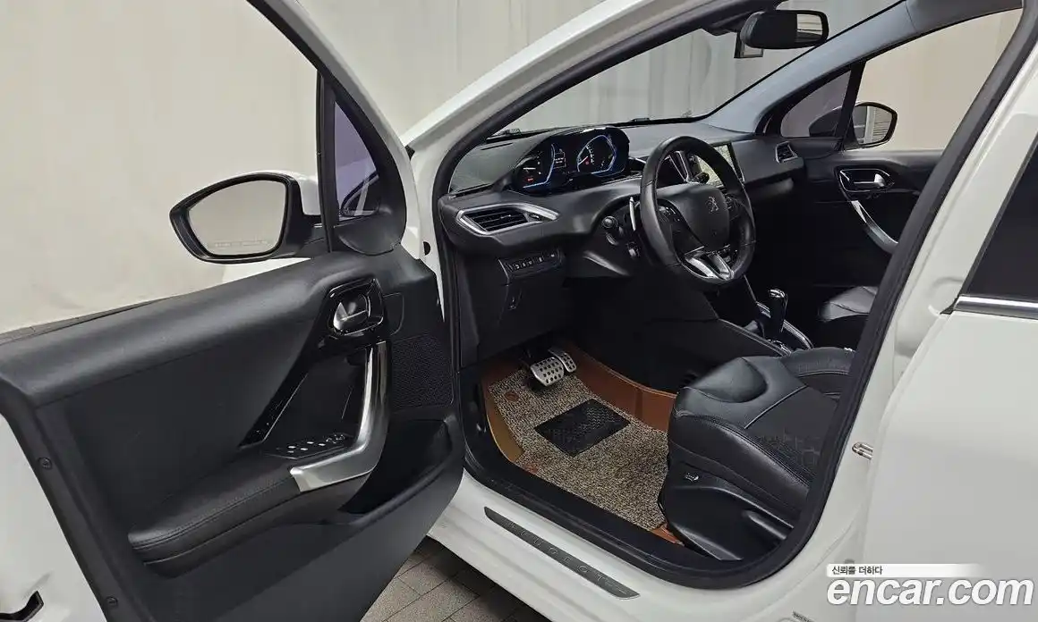 Peugeot 208 2015 1.6 автомат (гидро), фото 10 Peugeot 208 2015 1.6 автомат (гидро), фото 10
