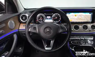 Mercedes-Benz E-Class 2018 2.0 автомат (гидро), миниатюра 12