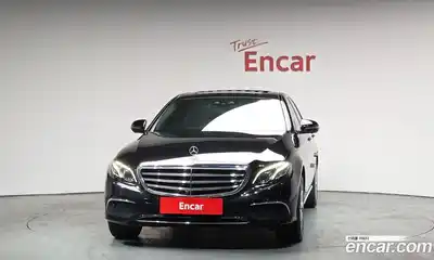 Mercedes-Benz E-Class 2018 2.0 автомат (гидро), миниатюра 2