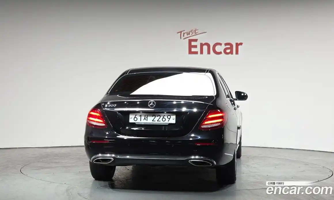 Mercedes-Benz E-Class 2018 2.0 автомат (гидро), фото 3