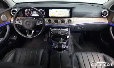 Mercedes-Benz E-Class 2018 2.0 автомат (гидро), миниатюра 6