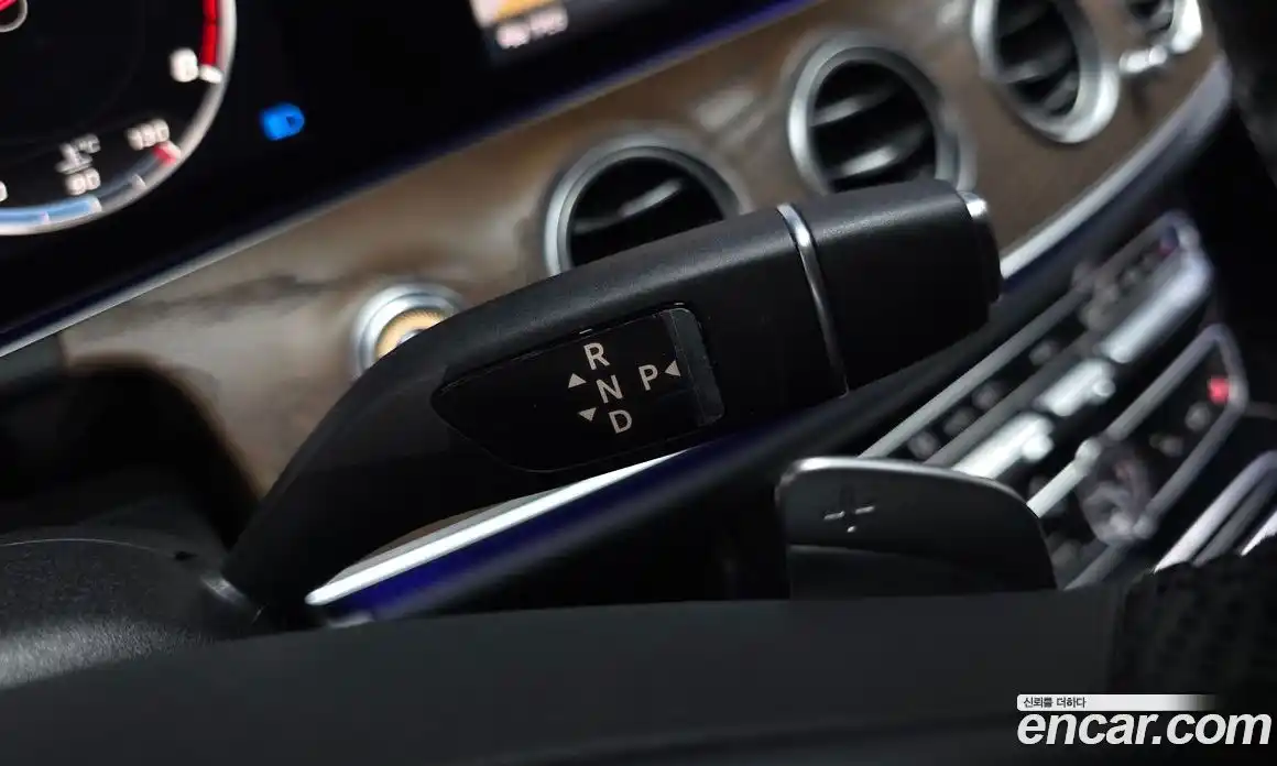 Mercedes-Benz E-Class 2018 2.0 автомат (гидро), фото 8