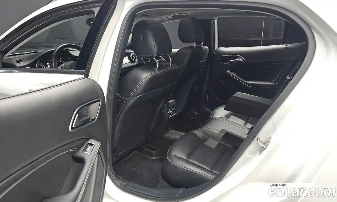 Mercedes-Benz GLA-Class 2018 2.0 гидро, фото 12 Mercedes-Benz GLA-Class 2018 2.0 гидро, фото 12