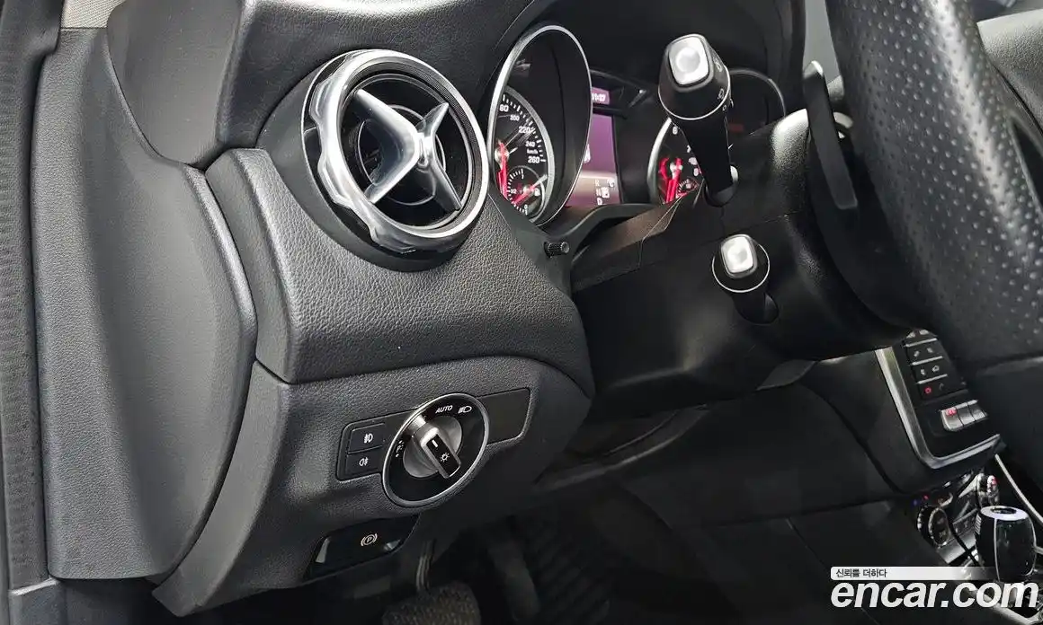Mercedes-Benz GLA-Class 2018 2.0 гидро, фото 18 Mercedes-Benz GLA-Class 2018 2.0 гидро, фото 18