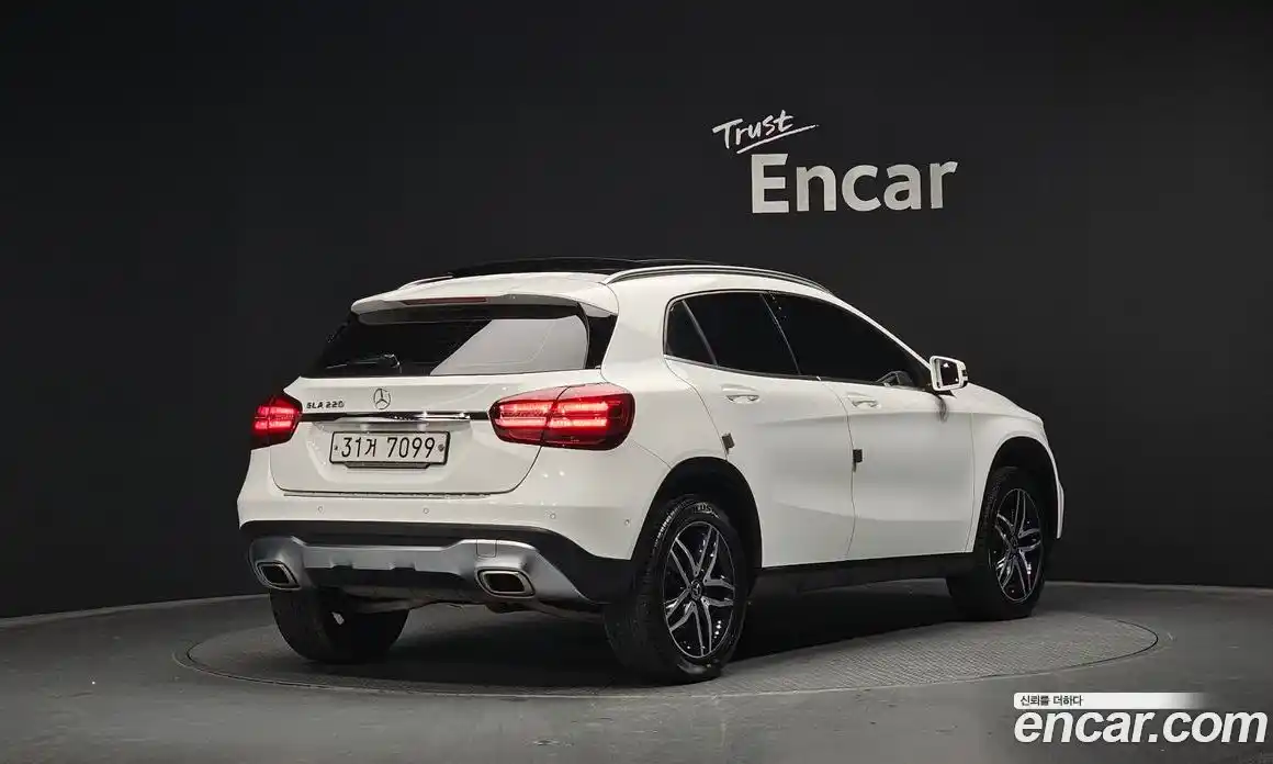 Mercedes-Benz GLA-Class 2018 2.0 гидро, фото 2 Mercedes-Benz GLA-Class 2018 2.0 гидро, фото 2