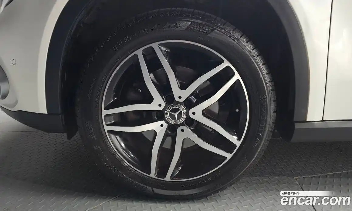 Mercedes-Benz GLA-Class 2018 2.0 гидро, фото 5 Mercedes-Benz GLA-Class 2018 2.0 гидро, фото 5